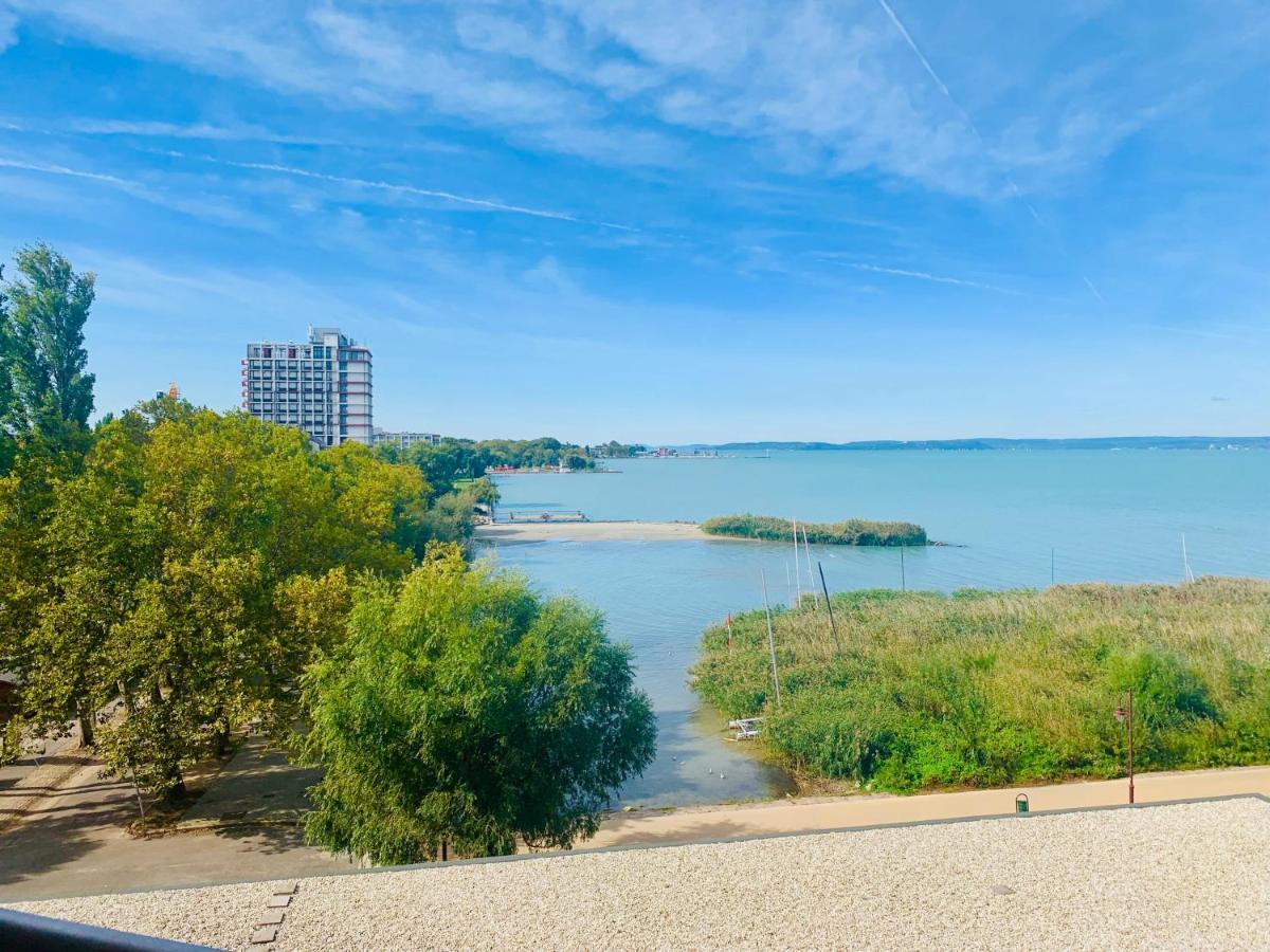 Club218 Holiday Apartman Шиофок Экстерьер фото